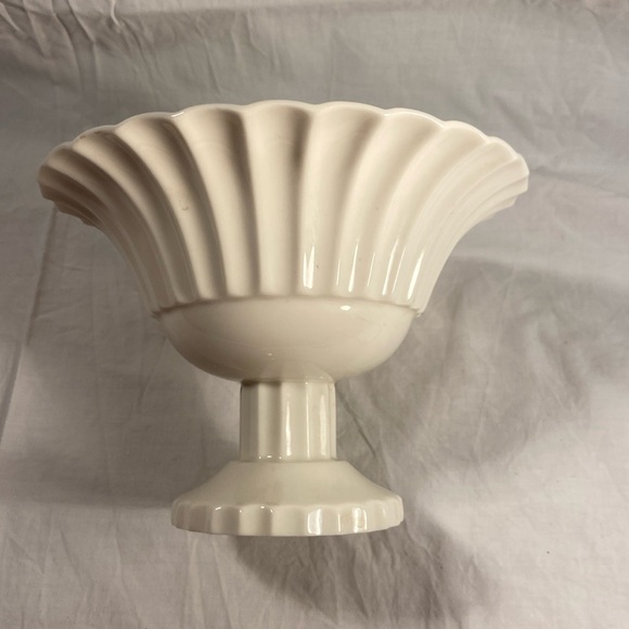 Lenox Centerpiece Footed Bowl Porcelain, column base Ivory - Picture 1 of 4